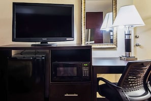 In-room safe, desk, iron/ironing board, free WiFi