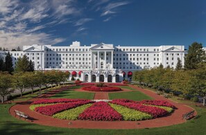 Exterior - The Greenbrier (White Sulphur Springs)