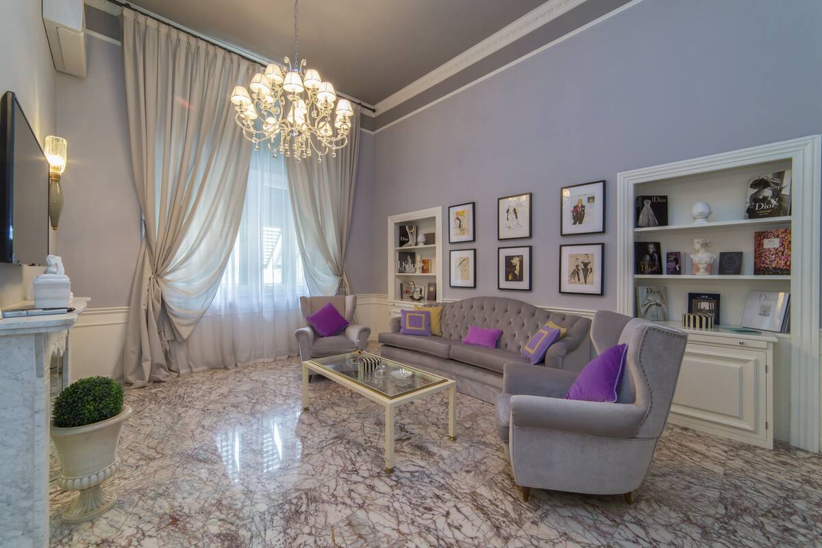 Suite (Dior) | Minibar, in-room safe, desk, blackout drapes