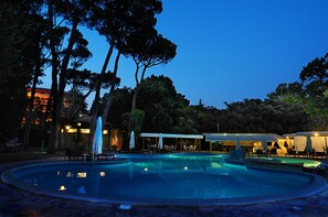 Indoor pool, outdoor pool