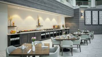 فطور كامل يوميًا مقابل رسوم