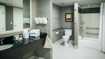 Combined shower/tub, free toiletries, hair dryer, towels
