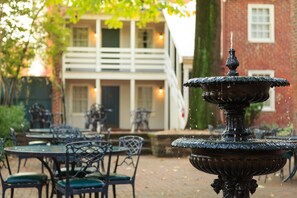 Garden - Linden Row Inn (Richmond)
