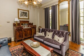 Living room - Linden Row Inn (Richmond)