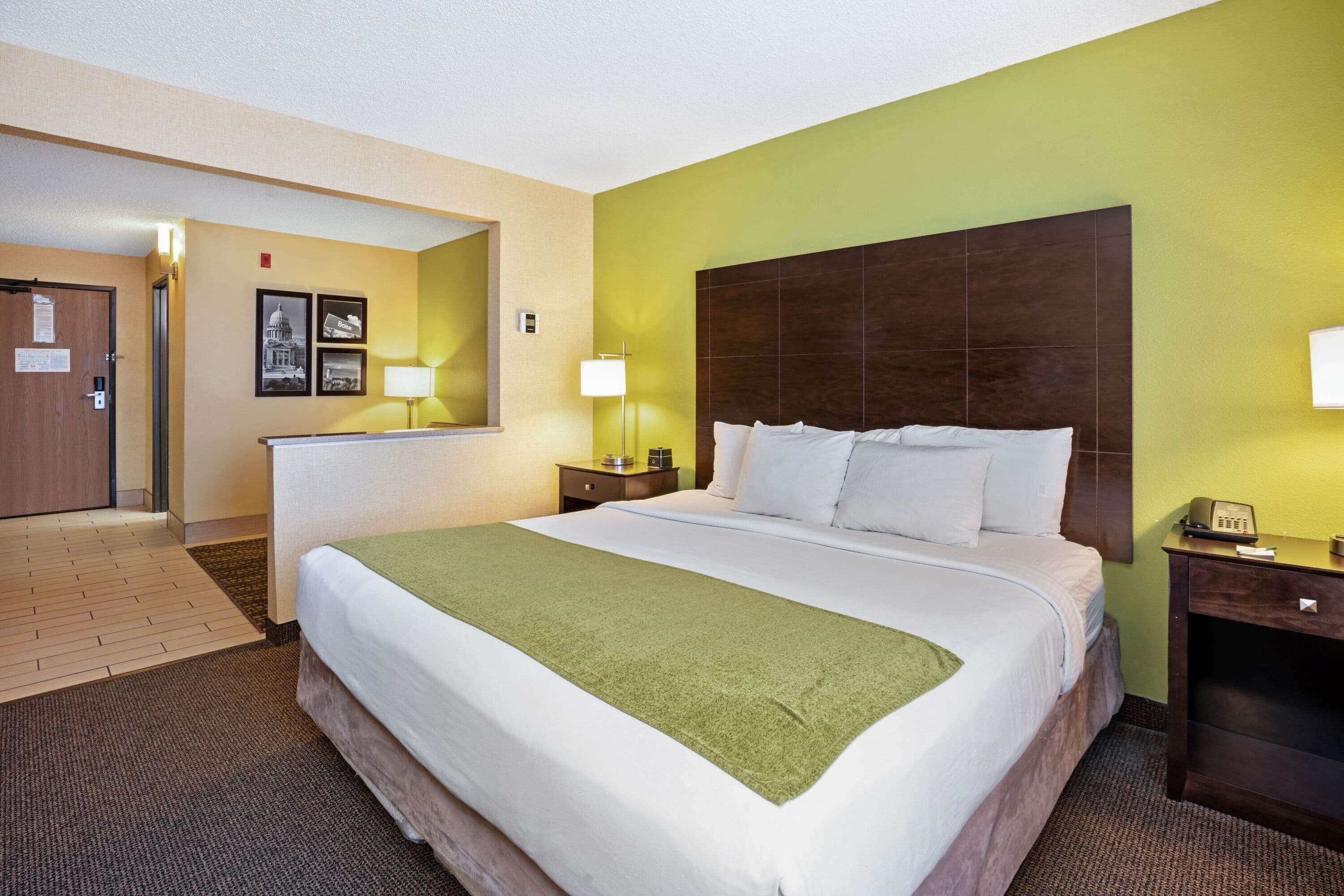 Premium bedding, pillowtop beds, desk, iron/ironing board