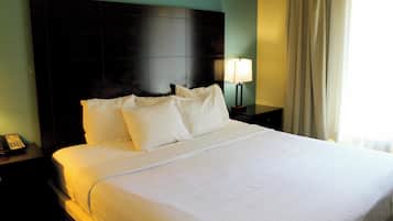 Sängtillbehör av högsta kvalitet, bäddmadrasser och skrivbord