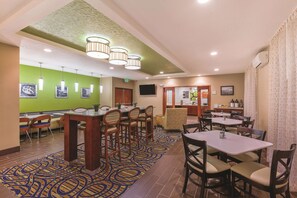 Free daily continental breakfast