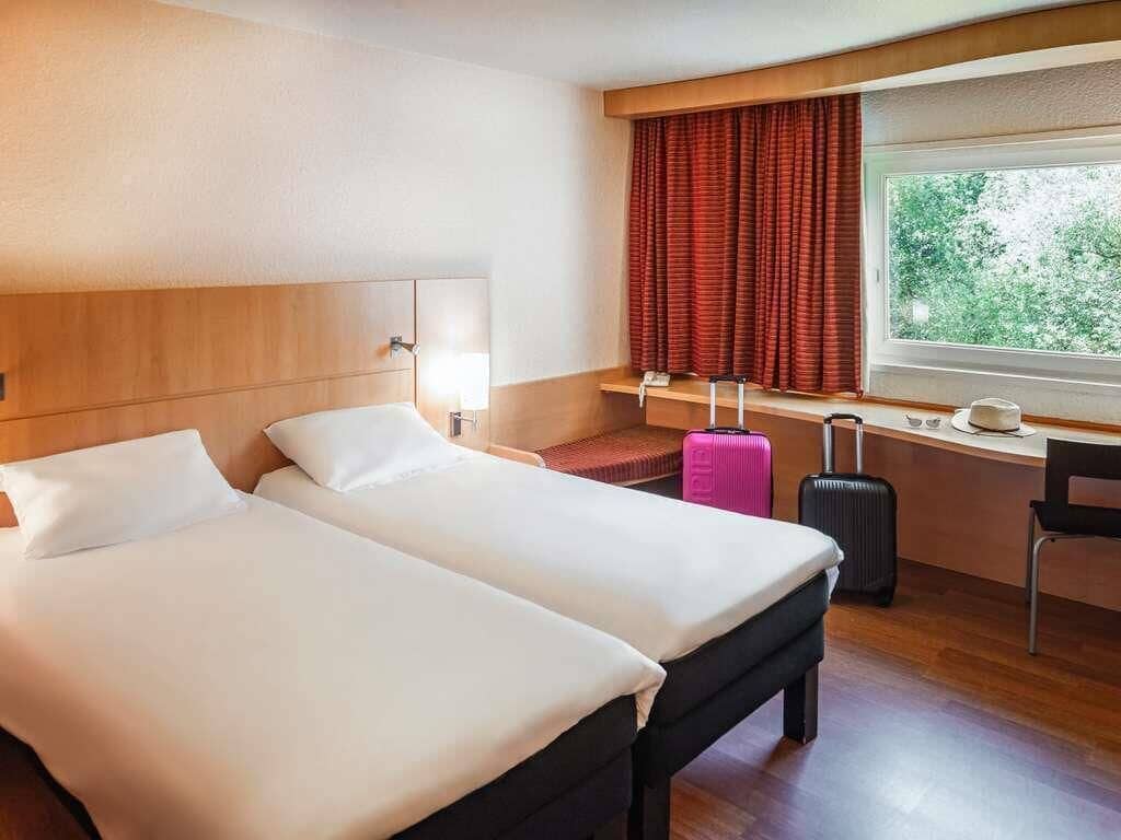 标准房, 2 张单人床 | 客房内保险箱、特色家居、办公桌、遮光窗帘
