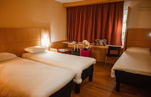 Standard Room, 3 Single Beds