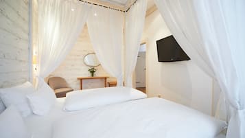 Junior Suite, 1 Bedroom | Premium bedding, down duvets, Select Comfort beds, minibar