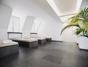 Sauna, steam room, massages