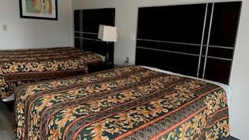 双人房, 2 张双人床 | 熨斗/熨衣板、免费 WiFi、床单