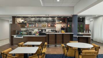 Petit déjeuner préparé sur commande servi en supplément en semaine