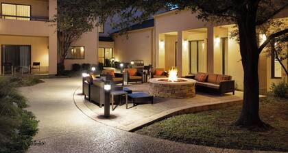 Courtyard by Marriott Dallas-Fort Worth/Bedford