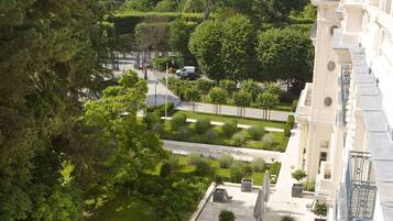 Familienzimmer, Mehrere Betten, Verbindungszimmer, Annex (Pavillon 4 star) | Ausblick vom Zimmer