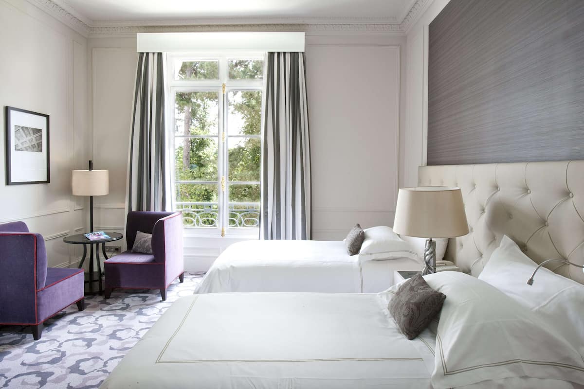 hypo-allergenic bedding, minibar, in-room safe, desk