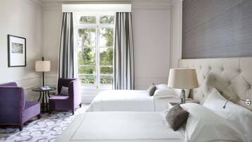 Hypo-allergenic bedding, minibar, in-room safe, desk