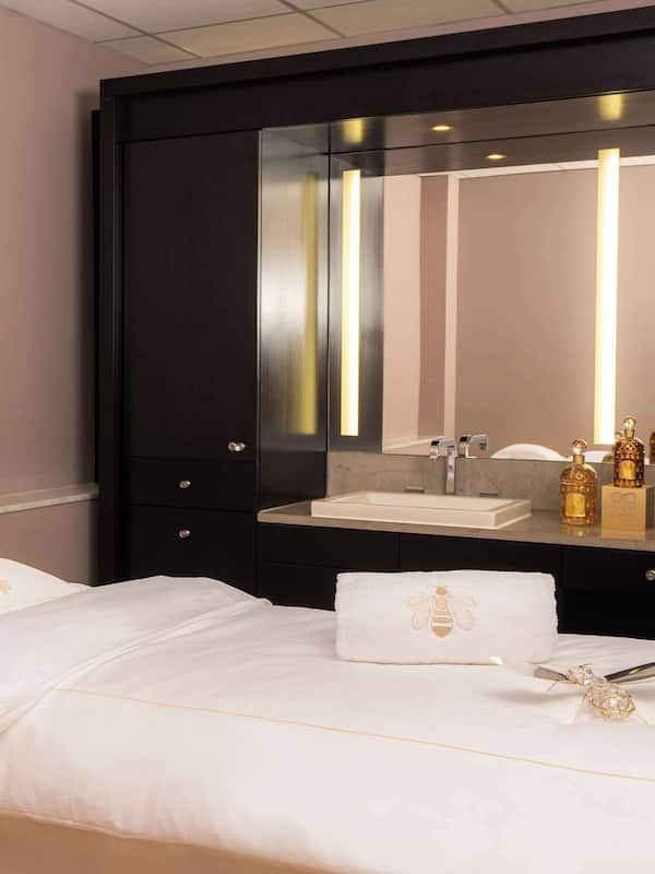 Couples treatment rooms, sauna, steam room, Turkish bath