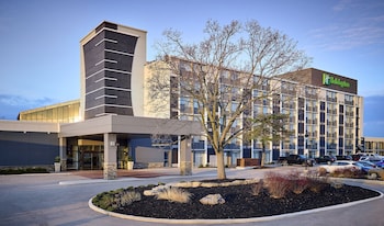 Holiday Inn Burlington Hotel & Conference Centre by IHG