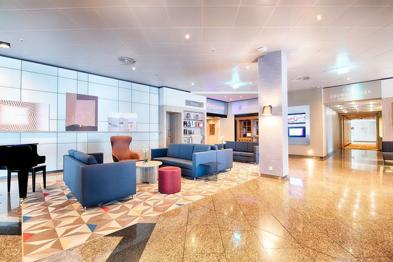 Photo - Crowne Plaza Frankfurt Congress Hotel by IHG