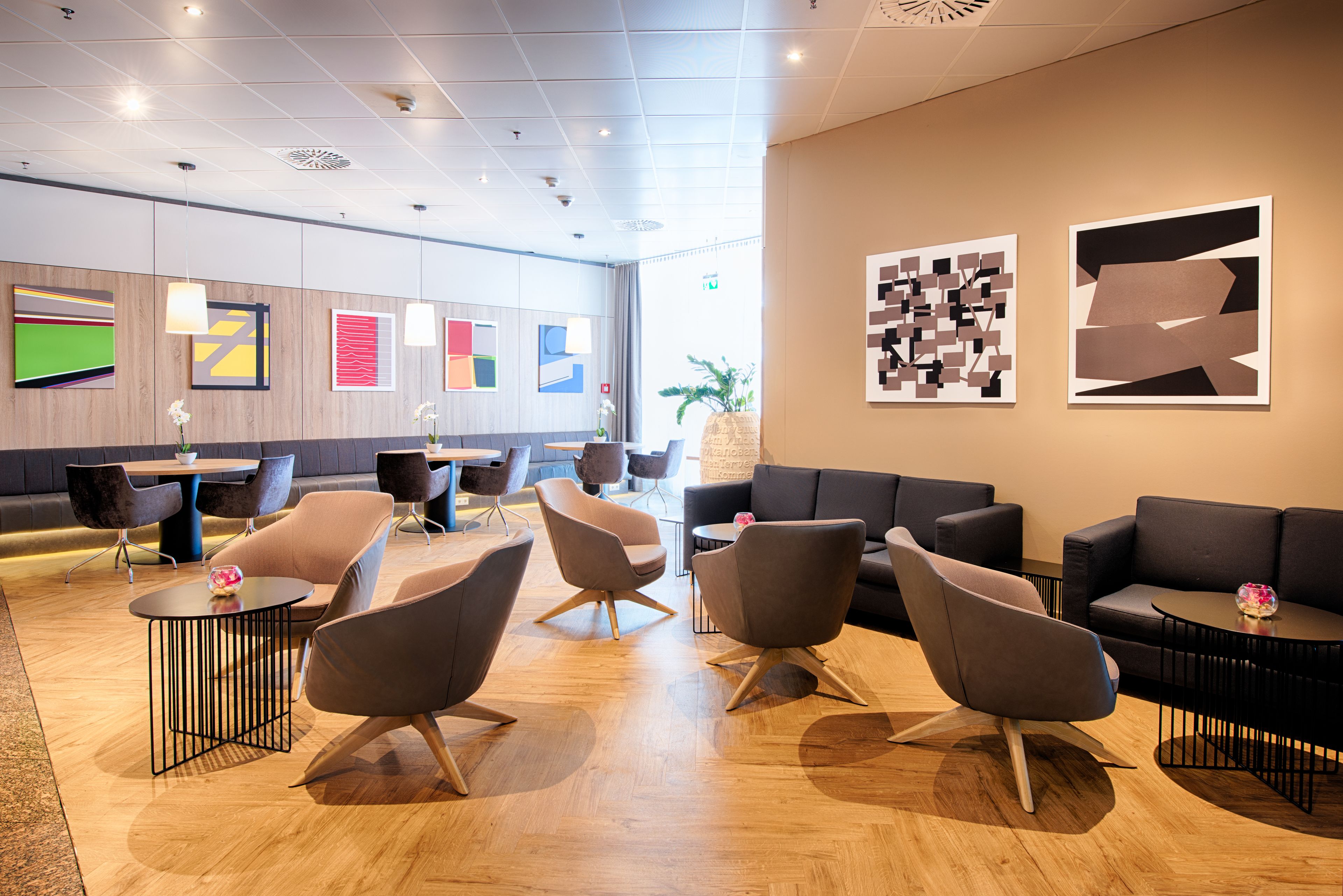 Photo - Crowne Plaza Frankfurt Congress Hotel by IHG