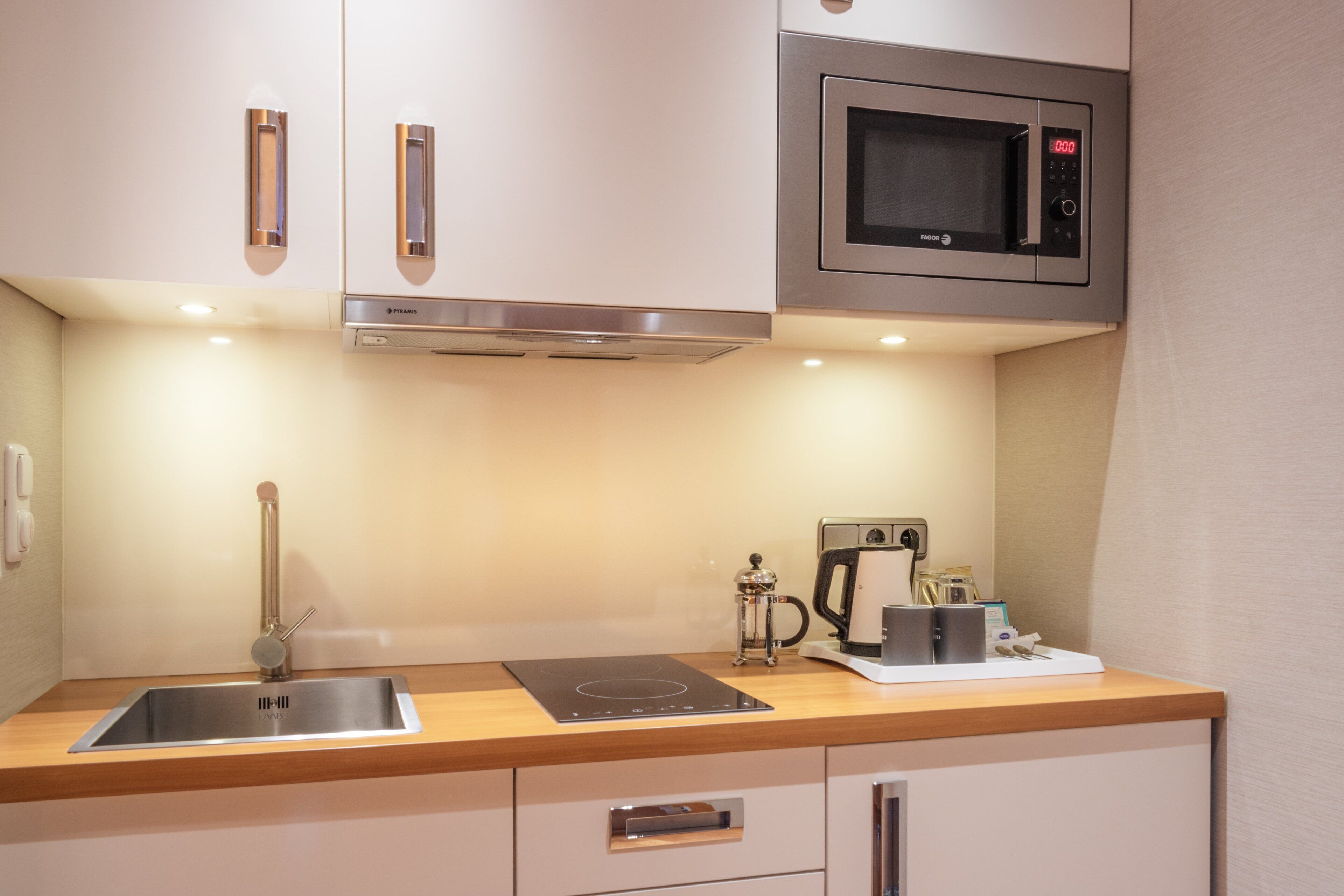 1 bedroom, premium bedding, minibar, in-room safe