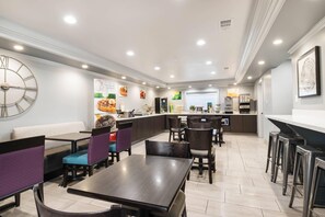 Desayuno buffet incluido todos los días