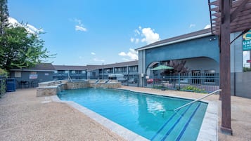 Outdoor pool, pool umbrellas