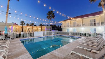 Outdoor pool, pool umbrellas, sun loungers