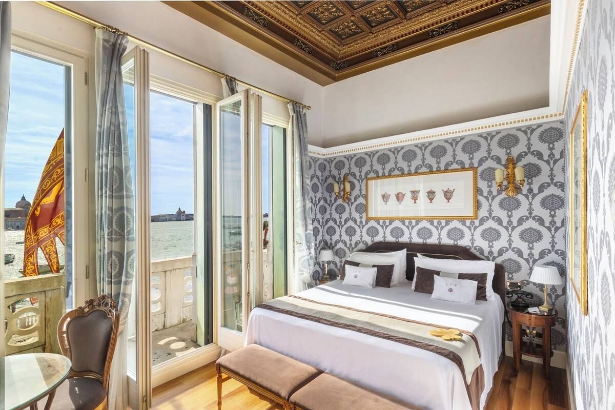 deluxe room, balcony, lagoon view | 1 bedroom, premium bedding, down duvets, minibar