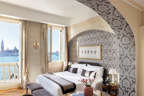 Junior Studio Suite, Balcony, Lagoon View | Premium bedding, down duvets, minibar, in-room safe