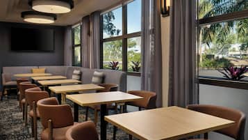 Petit déjeuner buffet compris tous les jours