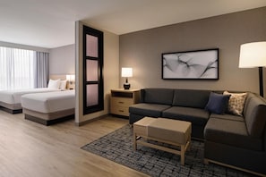Ropa de cama de alta calidad y escritorio
