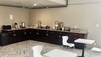 Desayuno continental gratuito y diario