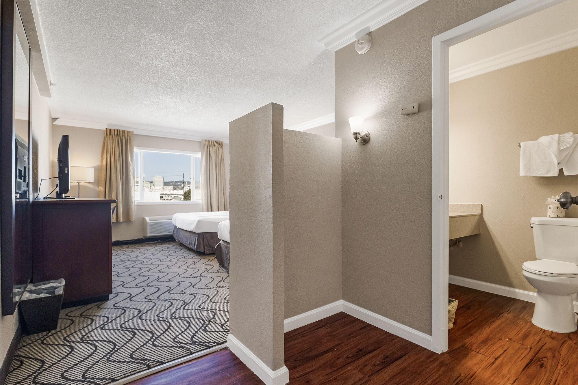 Photo - Jack London Inn