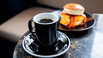 Desayuno completo todos los días (con cargo)
