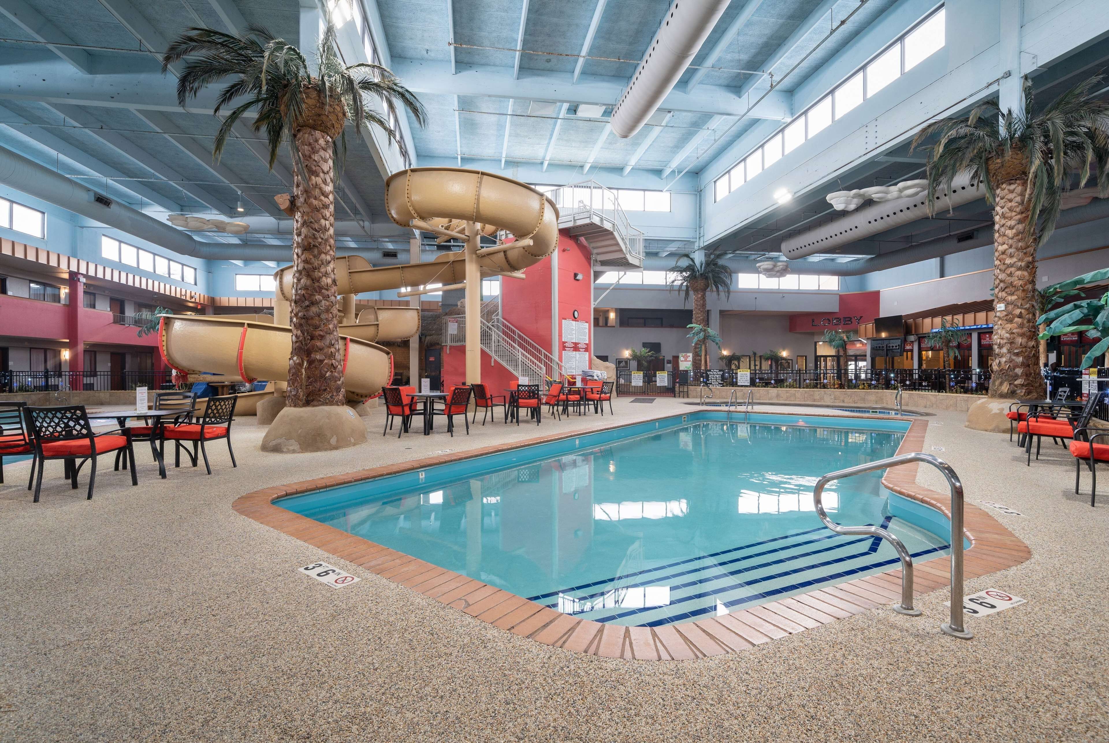 3 indoor pools, open 9:00 AM to 10:00 PM, pool loungers