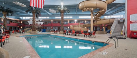 3 kolam renang tertutup, kerusi lepak pantai