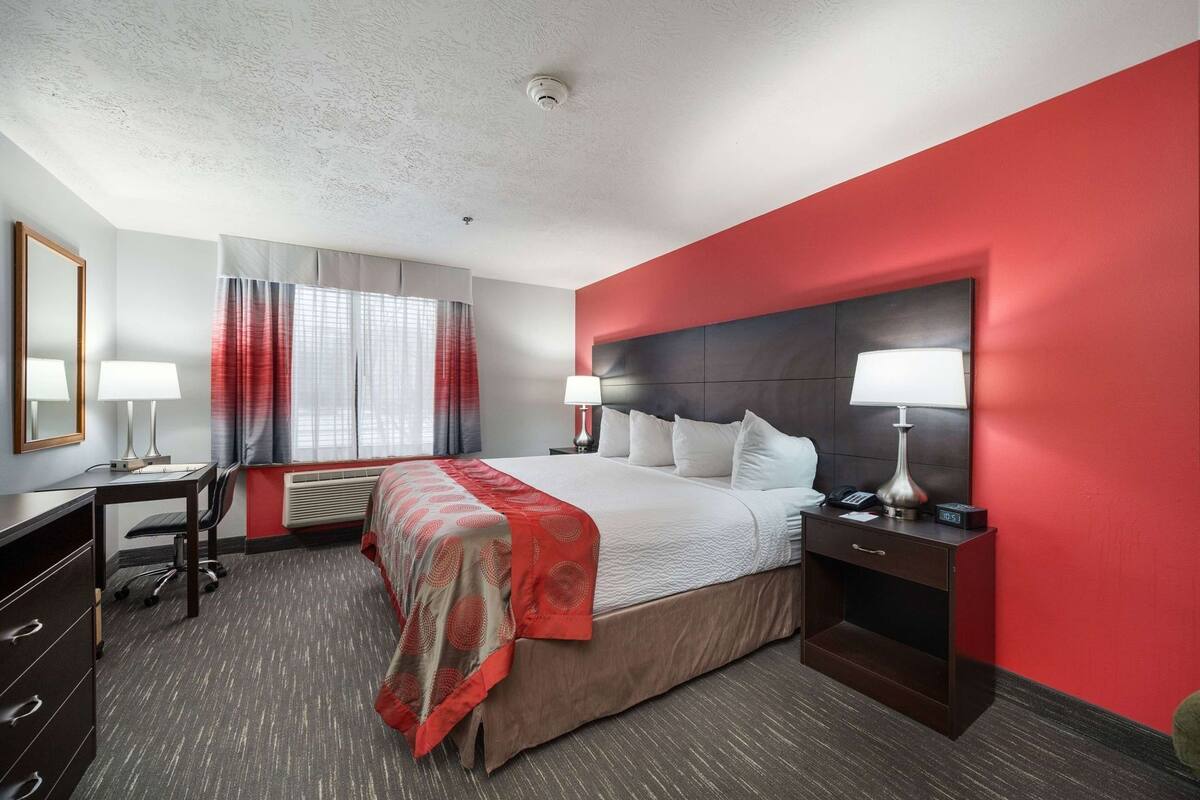 In-room safe, desk, iron/ironing board, free WiFi