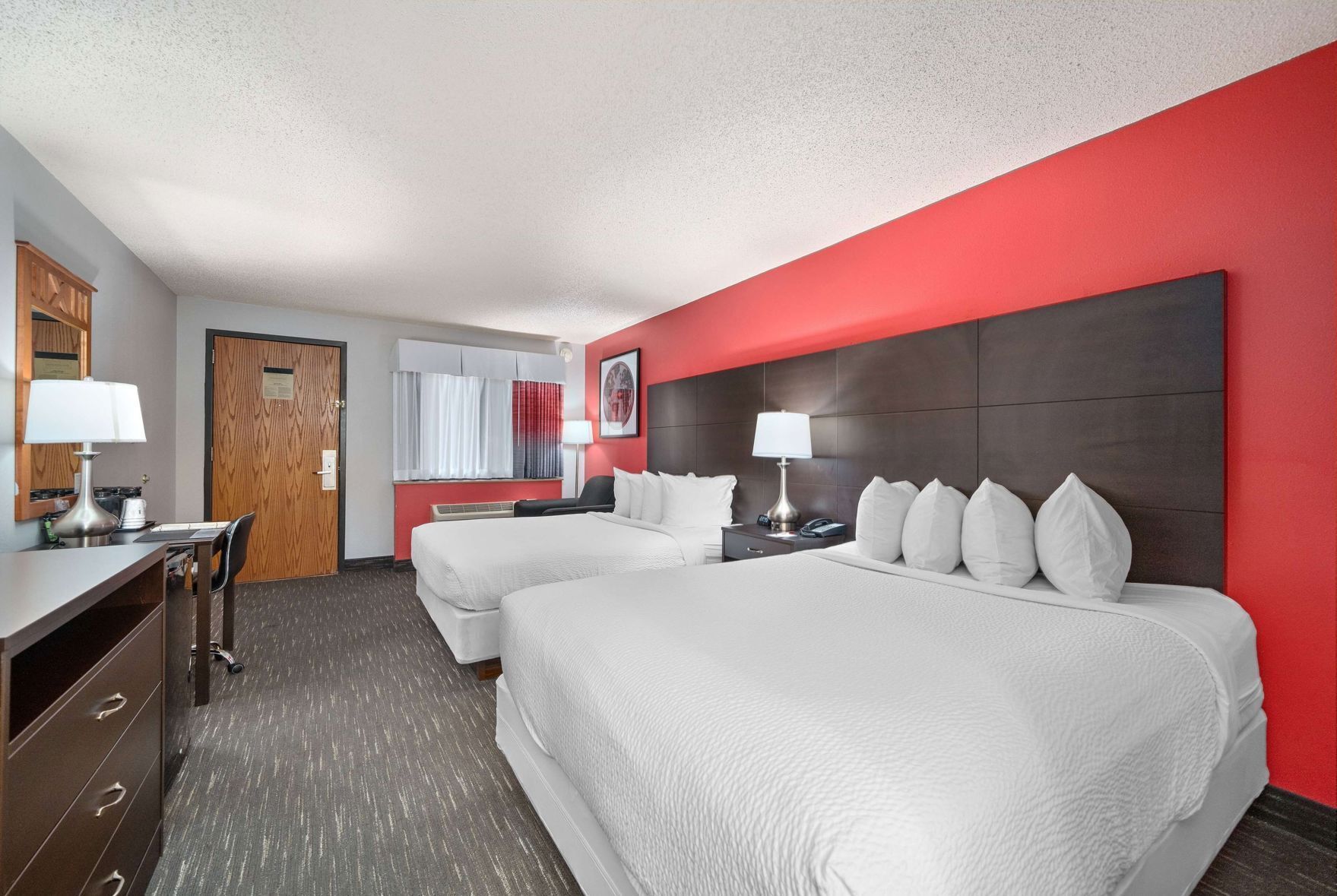 In-room safe, desk, iron/ironing board, free WiFi