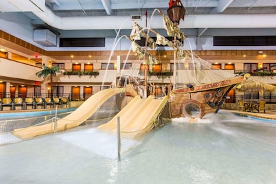 Ramada by Wyndham Sioux Falls Airport-Waterpark & Event Ctr