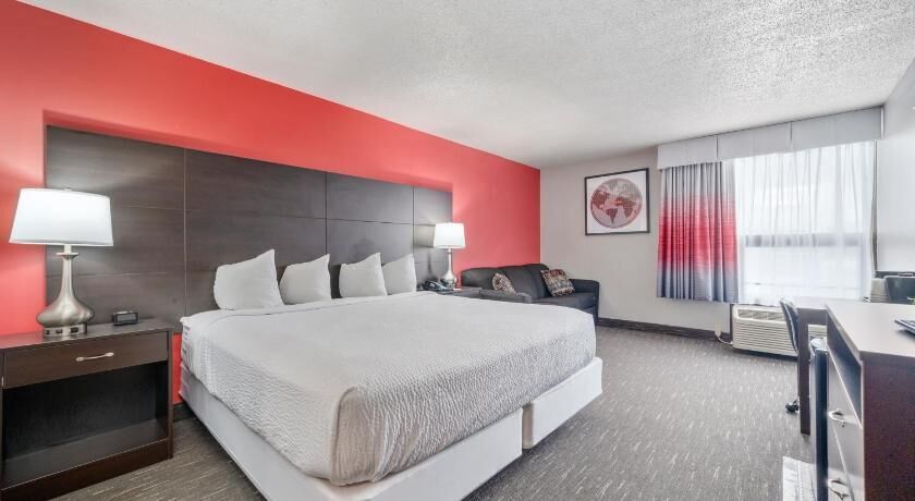 In-room safe, desk, iron/ironing board, free WiFi