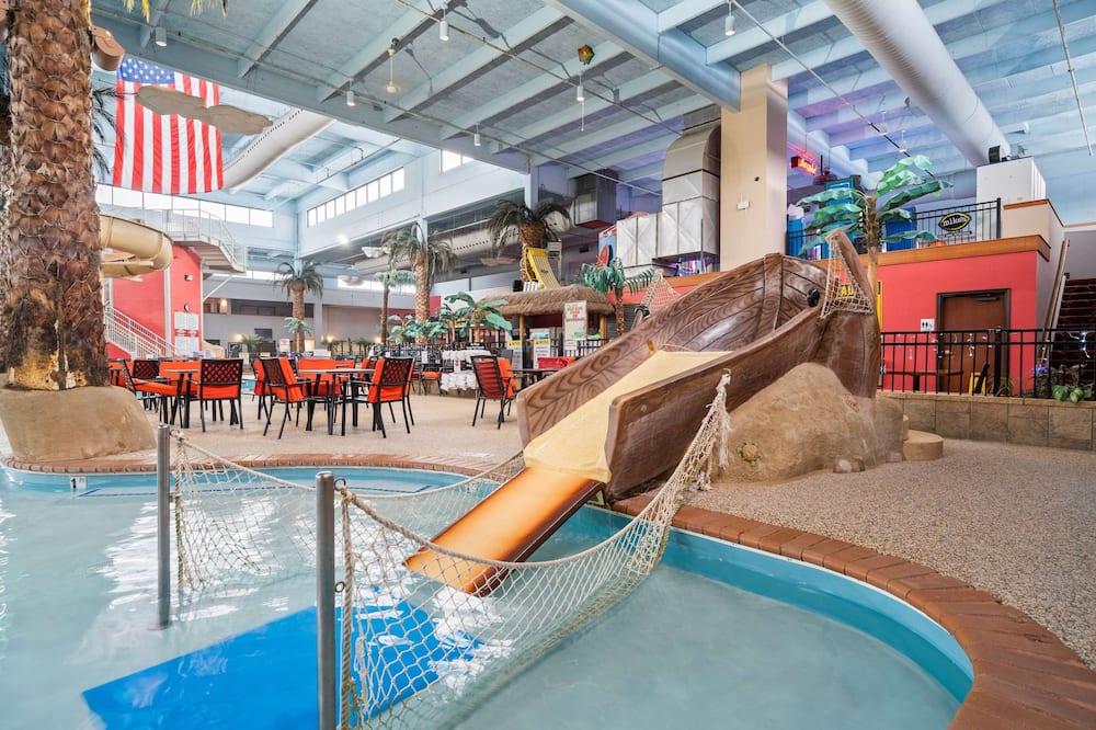 Ramada by Wyndham Sioux Falls Airport-Waterpark & Event Ctr