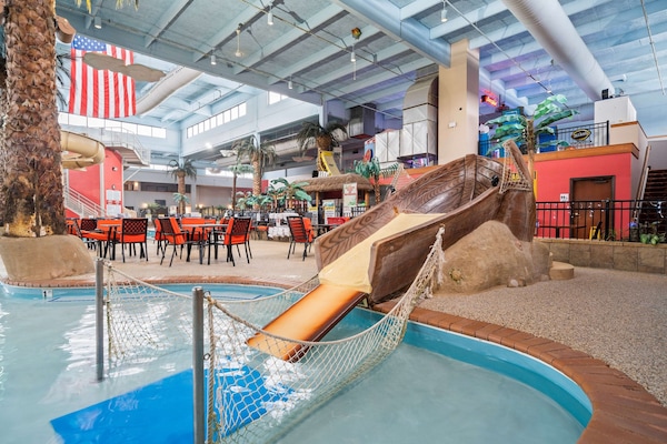 3 indoor pools, open 9:00 AM to 10:00 PM, sun loungers