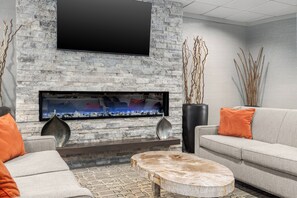 Exterior - Holiday Inn Hotel & Suites Des Moines - Northwest by IHG (Urbandale)