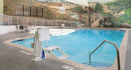 Holiday Inn Hotel & Suites Des Moines - Northwest by IHG