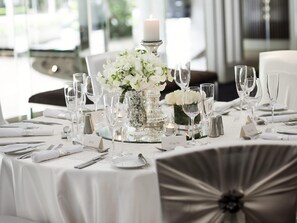 Indoor wedding - Pullman Sydney Hyde Park (Darlinghurst)