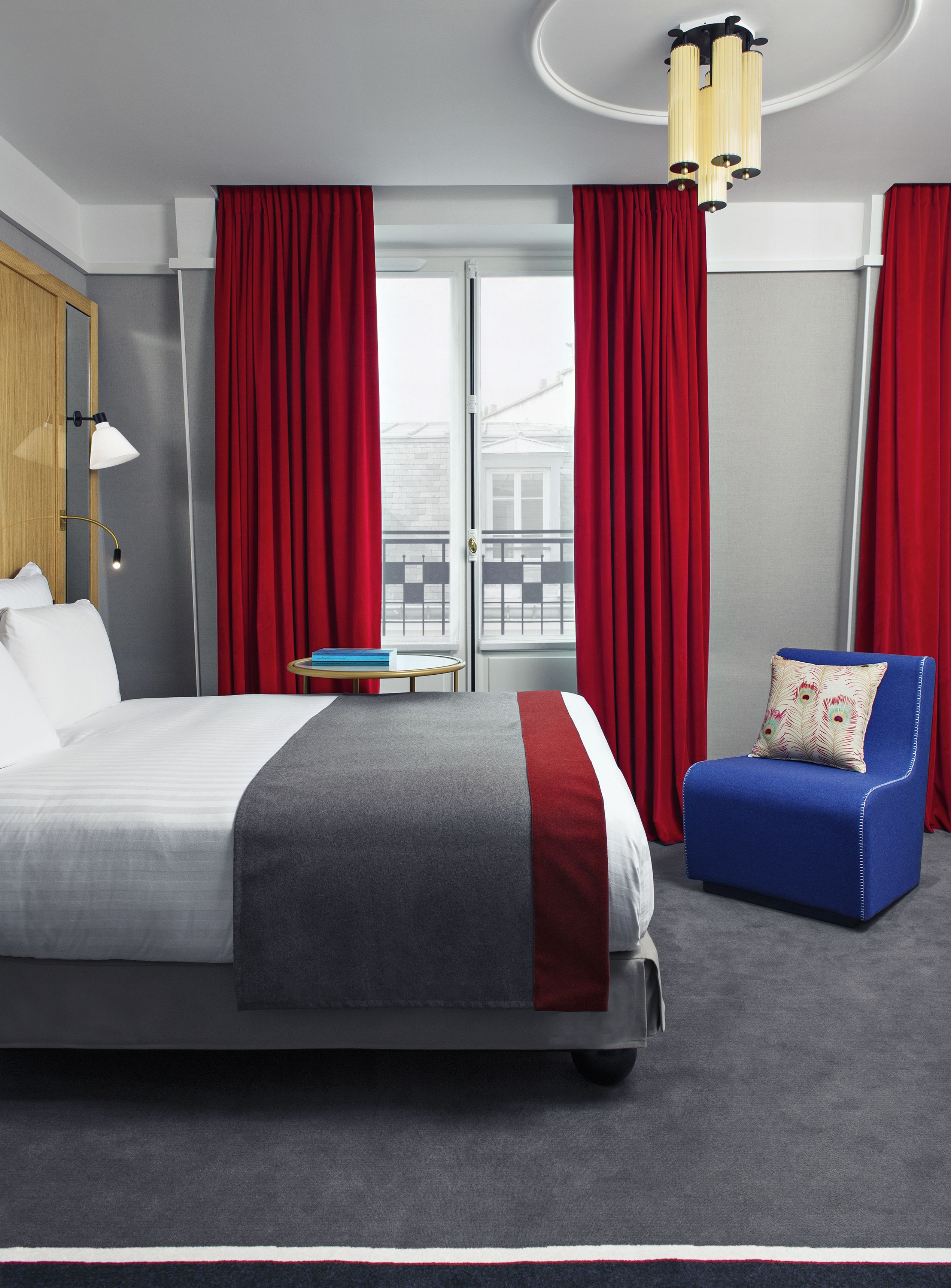 premium bedding, free minibar, in-room safe, desk