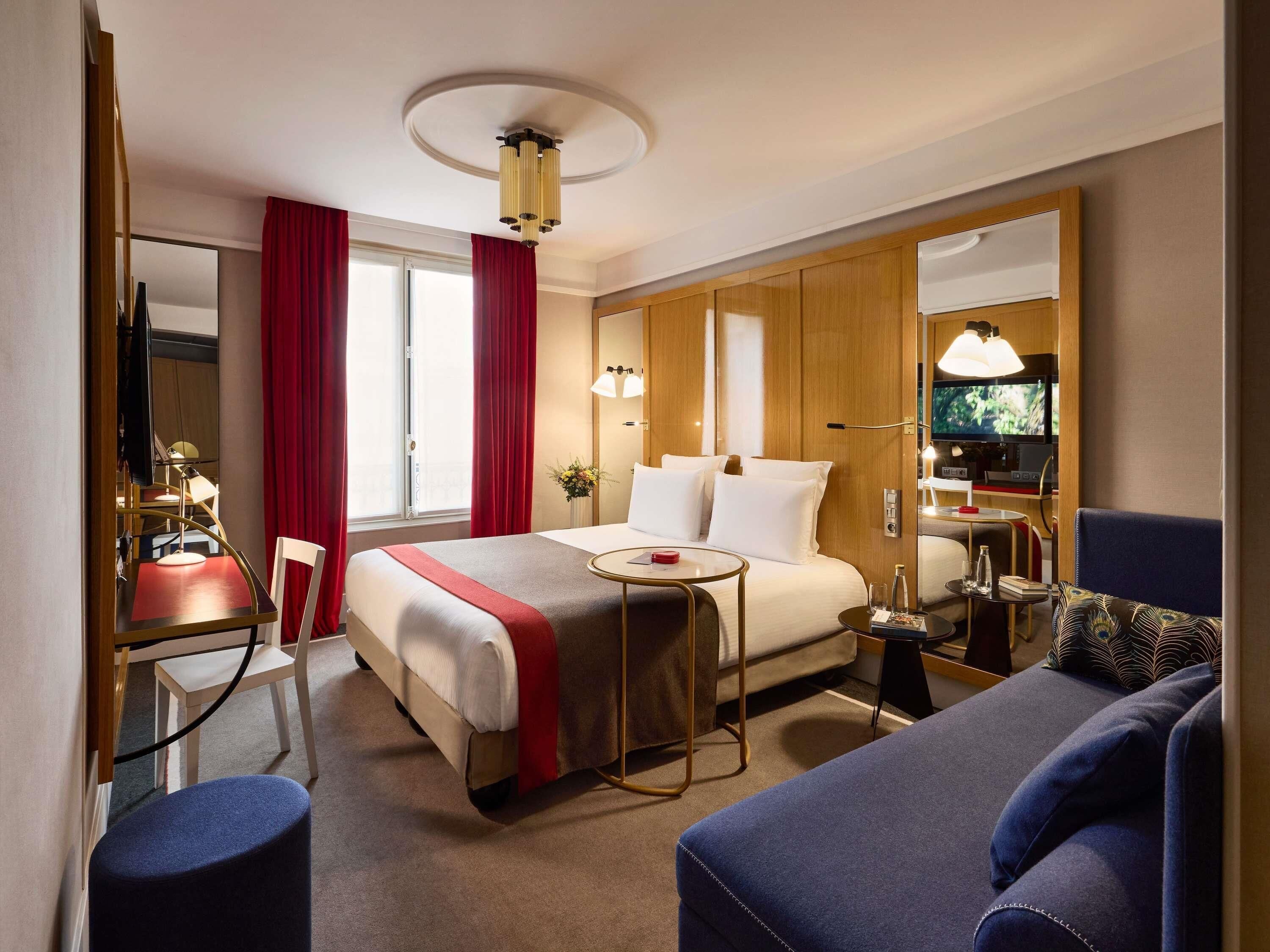 Premium bedding, free minibar, in-room safe, desk