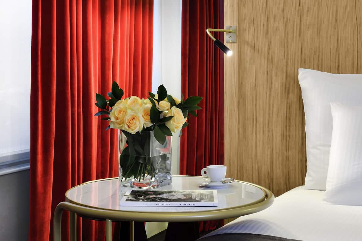 Premium bedding, free minibar, in-room safe, desk